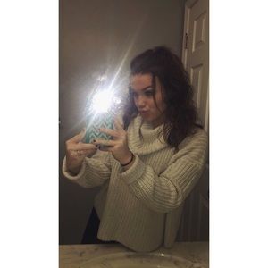 Meet your Posher, Alexis